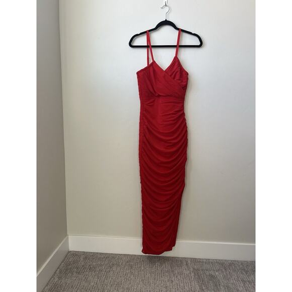 Elliatt Dresses & Skirts - Revolve Elliatt Pippa Midi Dress in Red Bestselling Favorite Size XS NWT$250
